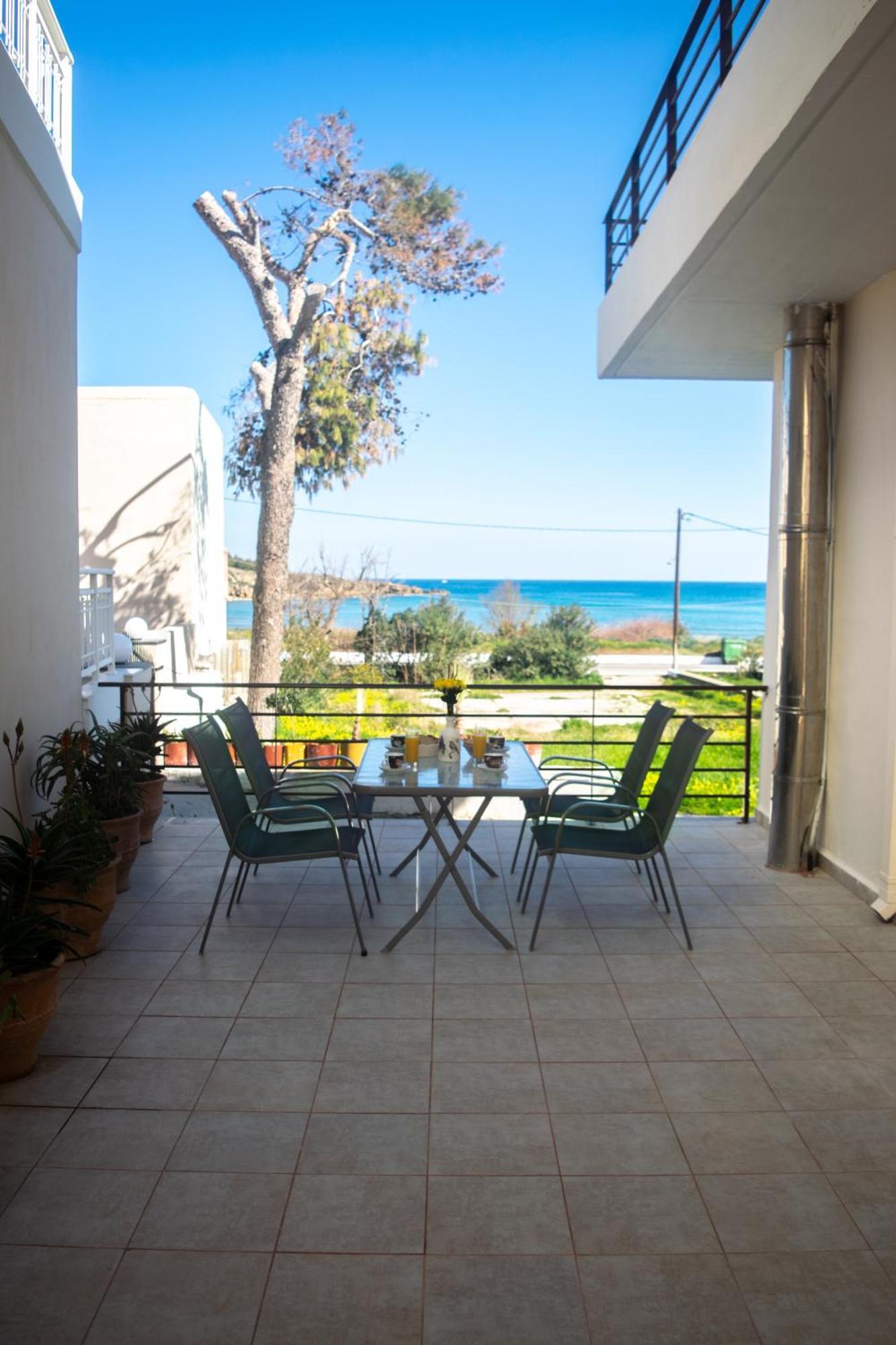 Apartment Next To The Beach Като Дарацо Екстериор снимка